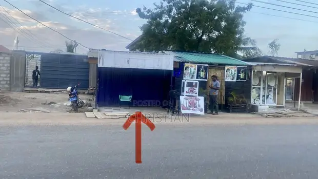 Container Shop for Sale with 2 Years Rent Advance, Ashaley Botwe - 1