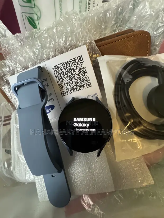 Samsung Galaxy Watch 5 44mm - UK Used - 1