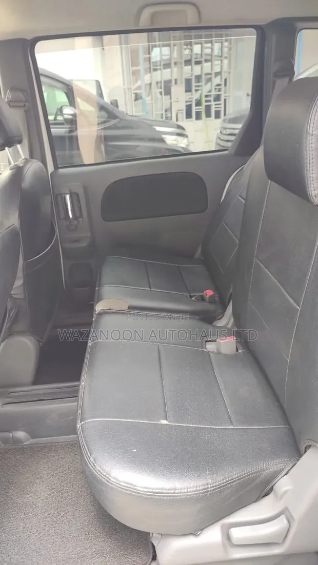 Toyota Sienta 1.5 FWD 2014 White - 1