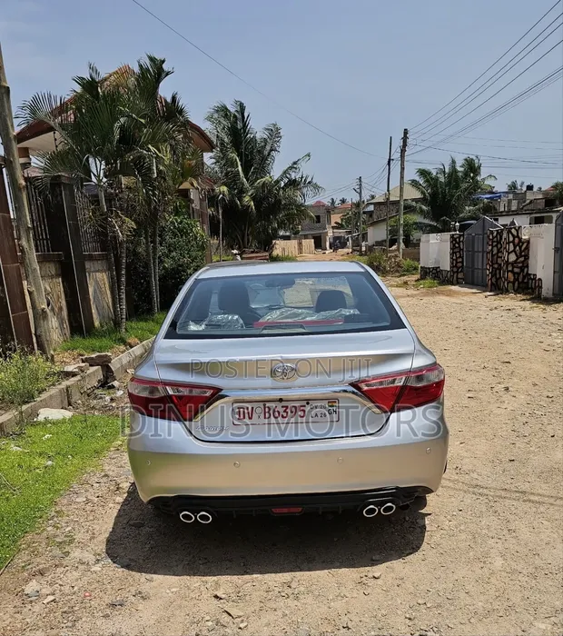 2017 Toyota Camry LE Sedan - 1