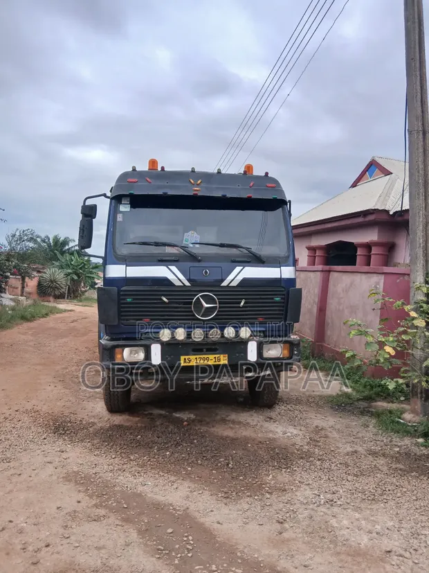 Mercedes-Benz V828 Tipper Truck - 1
