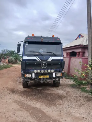 Mercedes-Benz V828 Tipper Truck