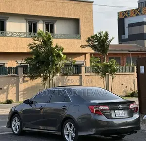 2014 Toyota Camry SE Sport Sedan