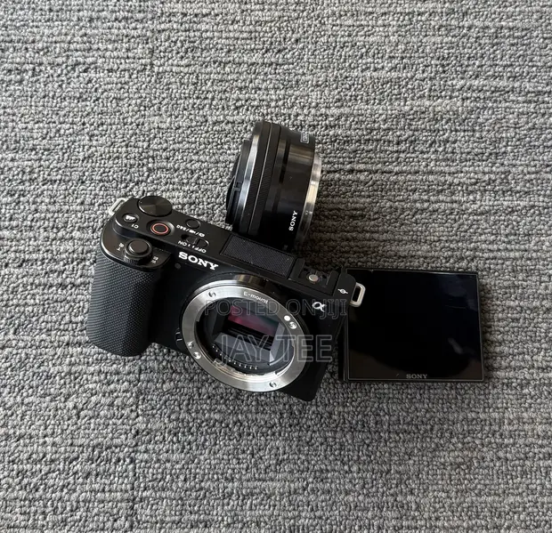 Used Sony ZV-E10 Camera with Kit Lens - 1