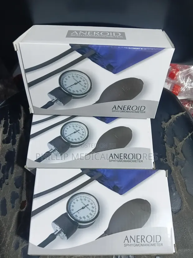 Aneroid Sphygmomanometer with Student Stethoscope - 1