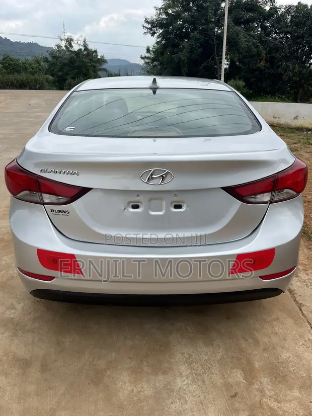 Hyundai Elantra 2013 Silver - 1