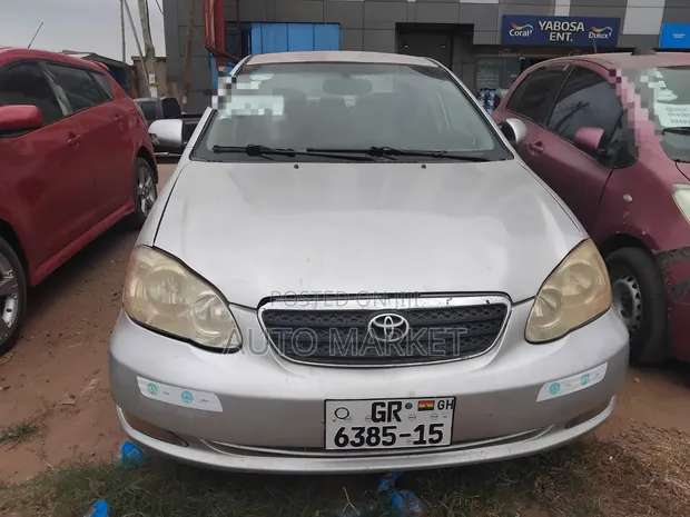 Toyota Corolla 2005 Silver - 1