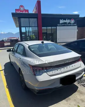2022 Hyundai Elantra SEL Sedan