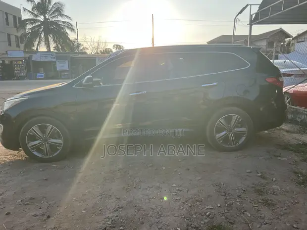 2016 Hyundai Santa Fe Limited FWD Black - 1