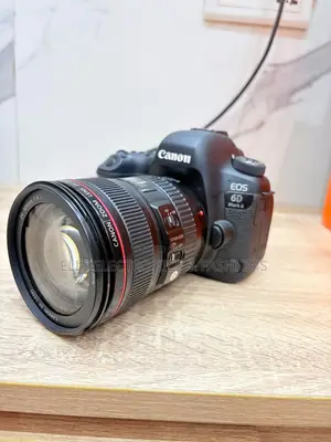 Canon EOS 6D Mark II with 24-105mm Lens