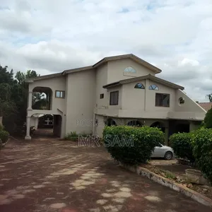 5 Bedroom House for Sale, West Hills Mall Area
