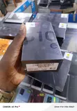 New Samsung Galaxy S10e 128GB Black - 1