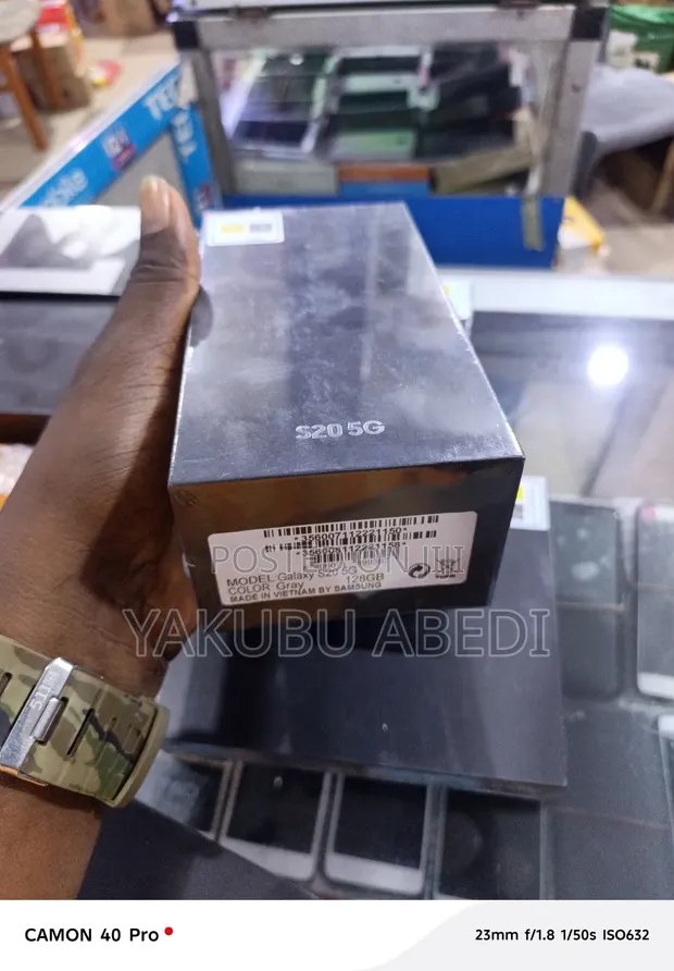 New Samsung Galaxy S20 128GB Black - 1