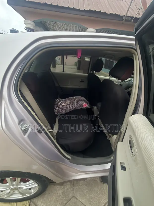 Toyota Vitz 2012 - 1