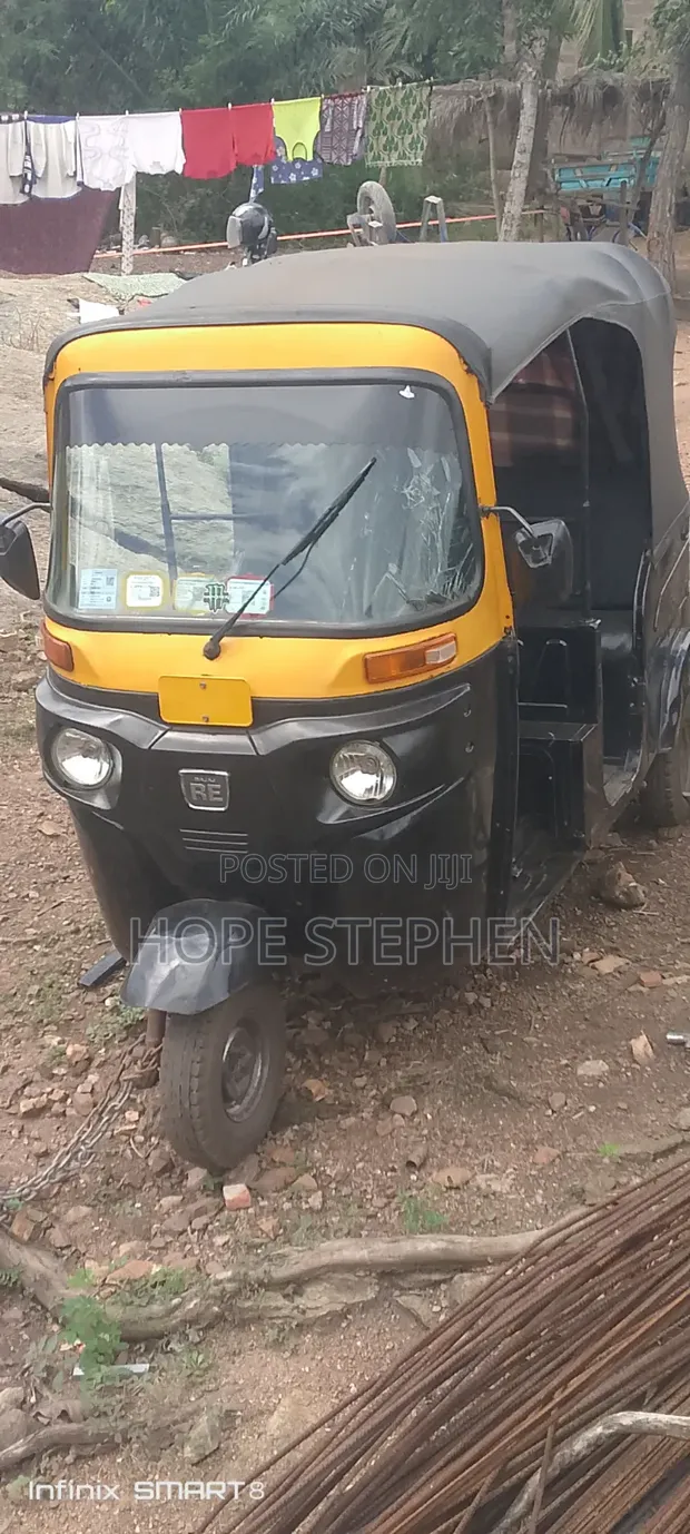 Bajaj RE 2022 Yellow - 1