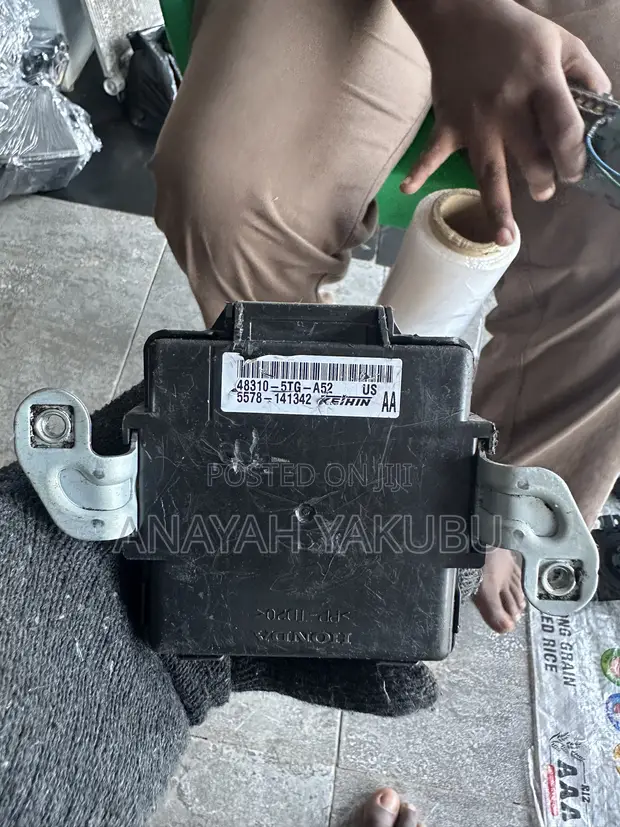 2017-21 Honda CR-V All Wheel Drive Control Unit - 1