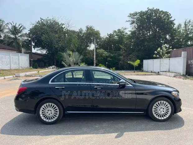 Mercedes-Benz C300 2017 Black - 1