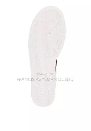 NikeCourt Royale Sneakers