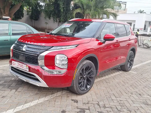 2022 Mitsubishi Outlander SEL Burgundy - 1