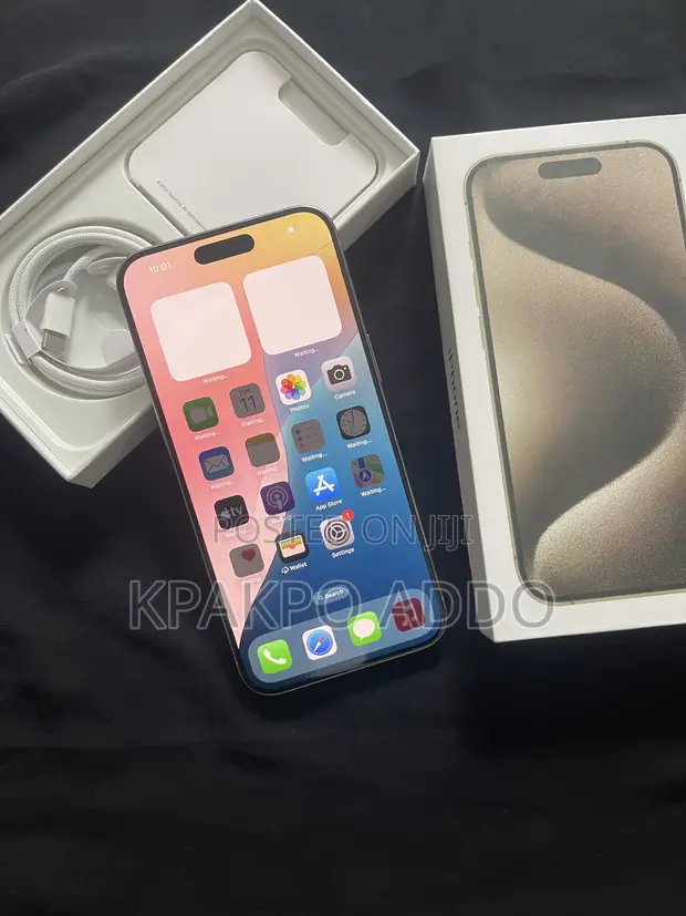 Apple iPhone 15 Pro Max 256GB Silver - 1