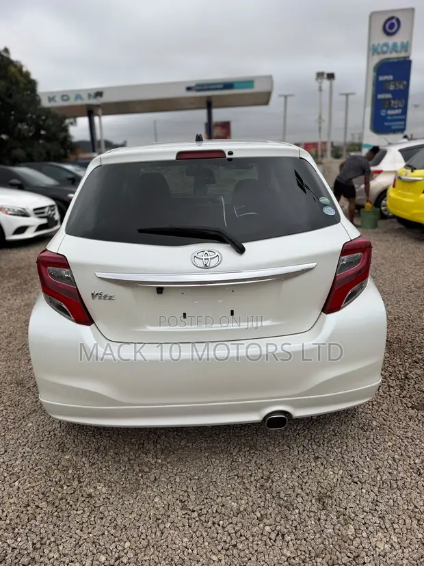Toyota Vitz 1.5 FWD 3dr 2015 White - 1