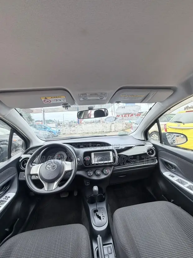Toyota Vitz 1.5 FWD 3dr 2015 Yellow - 1