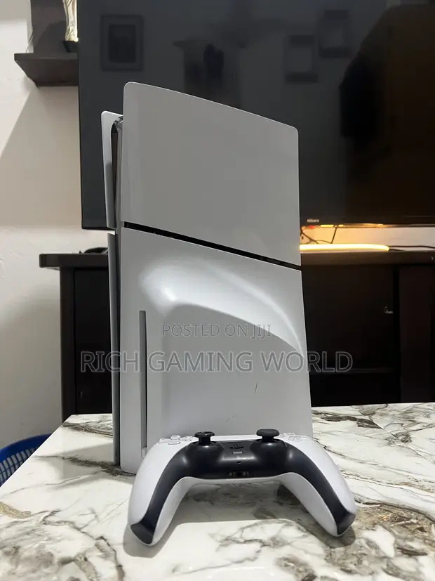 PS5 Slim Standard - 1