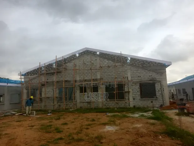 Professional Roofing Installer - 1