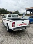 Toyota Hilux 2012 White - 4