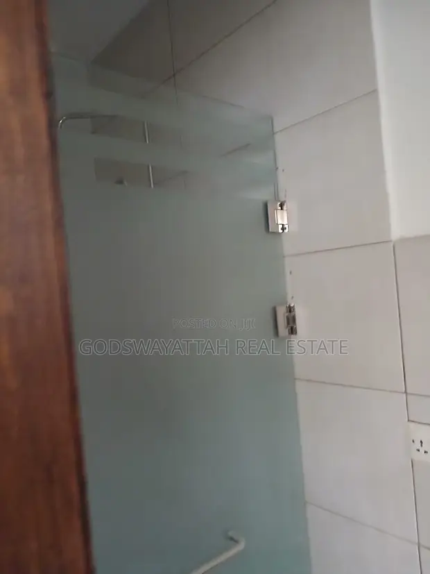 4 Bedroom House for Rent in Adjiriganor, East Legon - 1