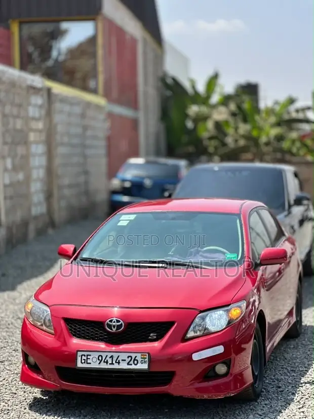 Toyota Corolla 2010 Red - 1