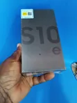 New Samsung Galaxy S10e 128GB Black - 3