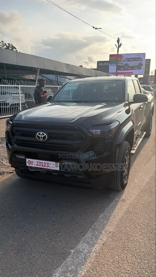Toyota Tacoma 2025 Black - 1