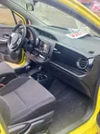 Toyota Vitz 1.3 FWD 5dr 2015 Yellow - 2