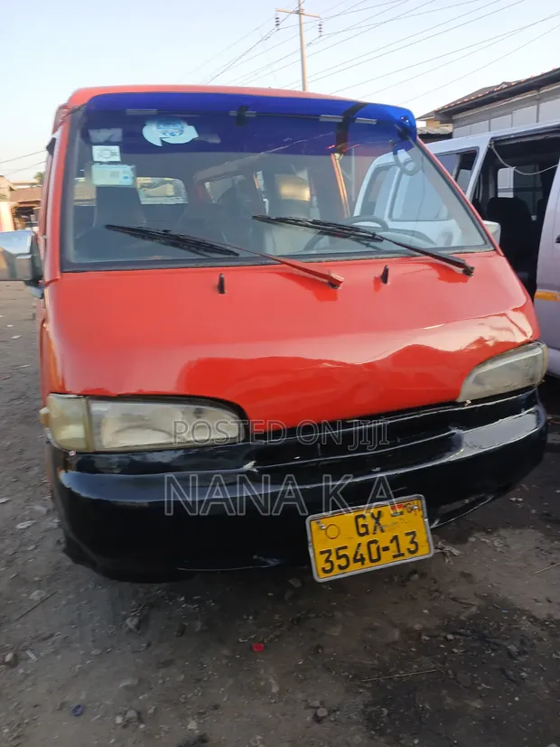 Hyundai H-100 2000 Orange - 1