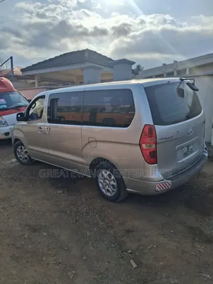 Hyundai Grand Starex 2012 Grey