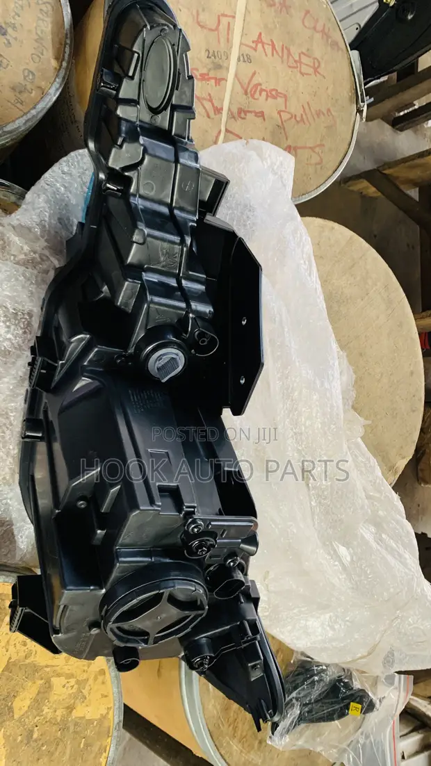 Hyundai Elantra 2019-2020 Headlight (Normal) - 1
