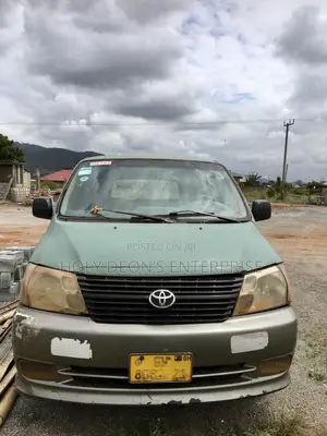 Toyota HiAce 2010 Cargo Van