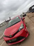 Toyota Vitz 1.5 FWD 3dr 2015 Red - 3