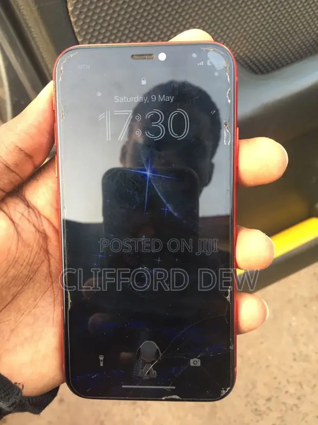 Apple iPhone XR 128GB Red - 1