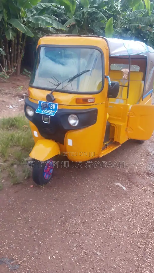 Bajaj RE 2025 Yellow Three-Wheeler - 1