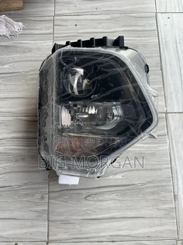 Hyundai Santa Fe 2019-2020 LED Headlight - 1