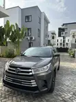 2018 Toyota Highlander LE 4x2 SUV - 1