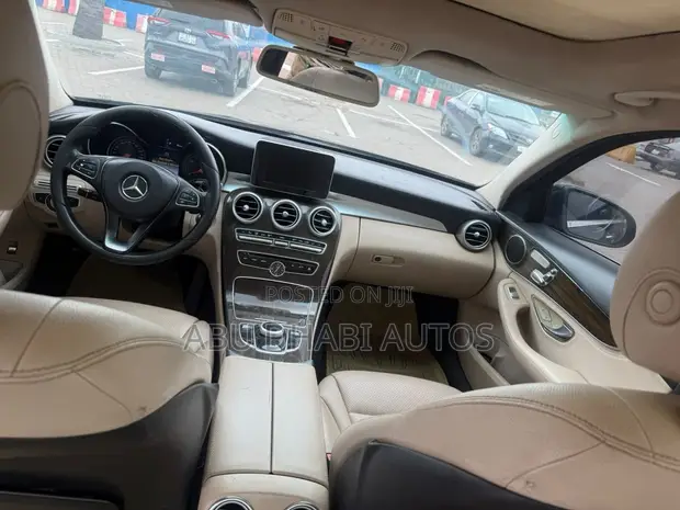Mercedes-Benz C300 2018 Black - 1