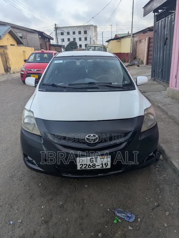 Toyota Yaris 1.5 2007 White - 1