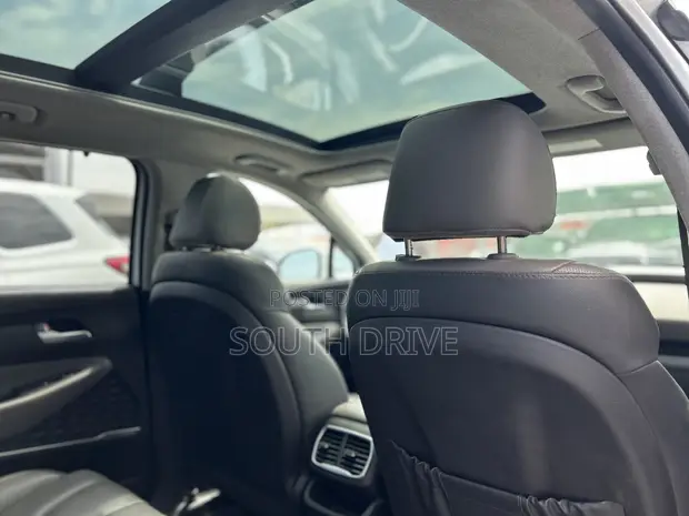 Hyundai Santa Fe 2021 White - 1