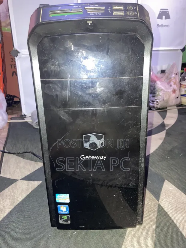 Asus Desktop Computer - Intel Core i7, 16GB RAM, 640GB Storage - 1