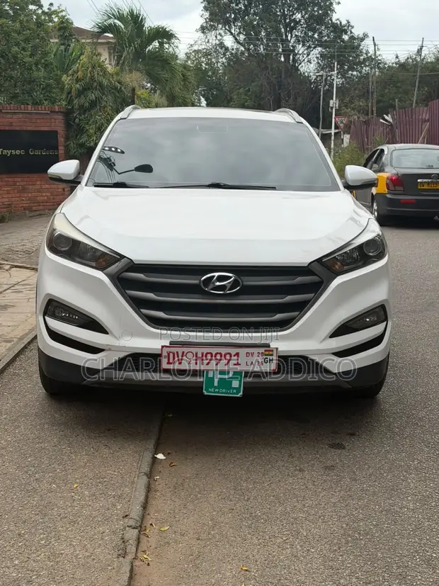 Hyundai Tucson 2017 White - 1