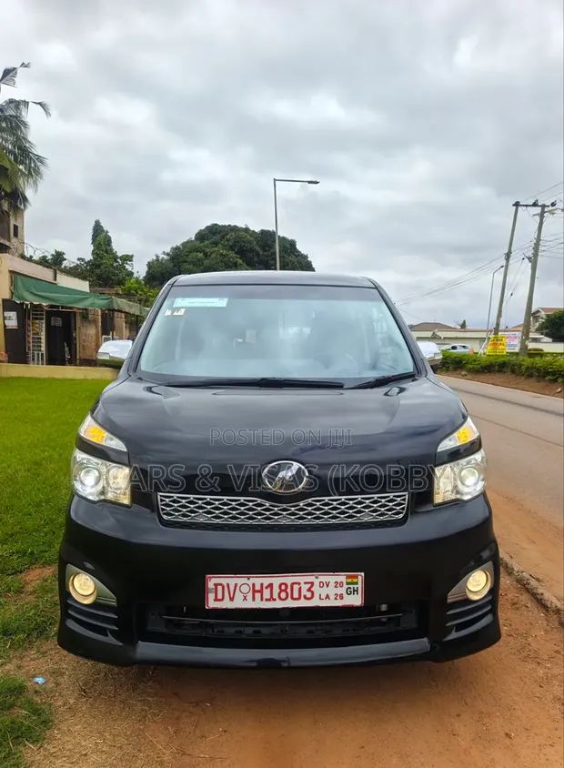 Toyota Voxy 2012 Black - 1