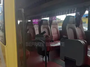 Hyundai County Minibus 2015 Yellow